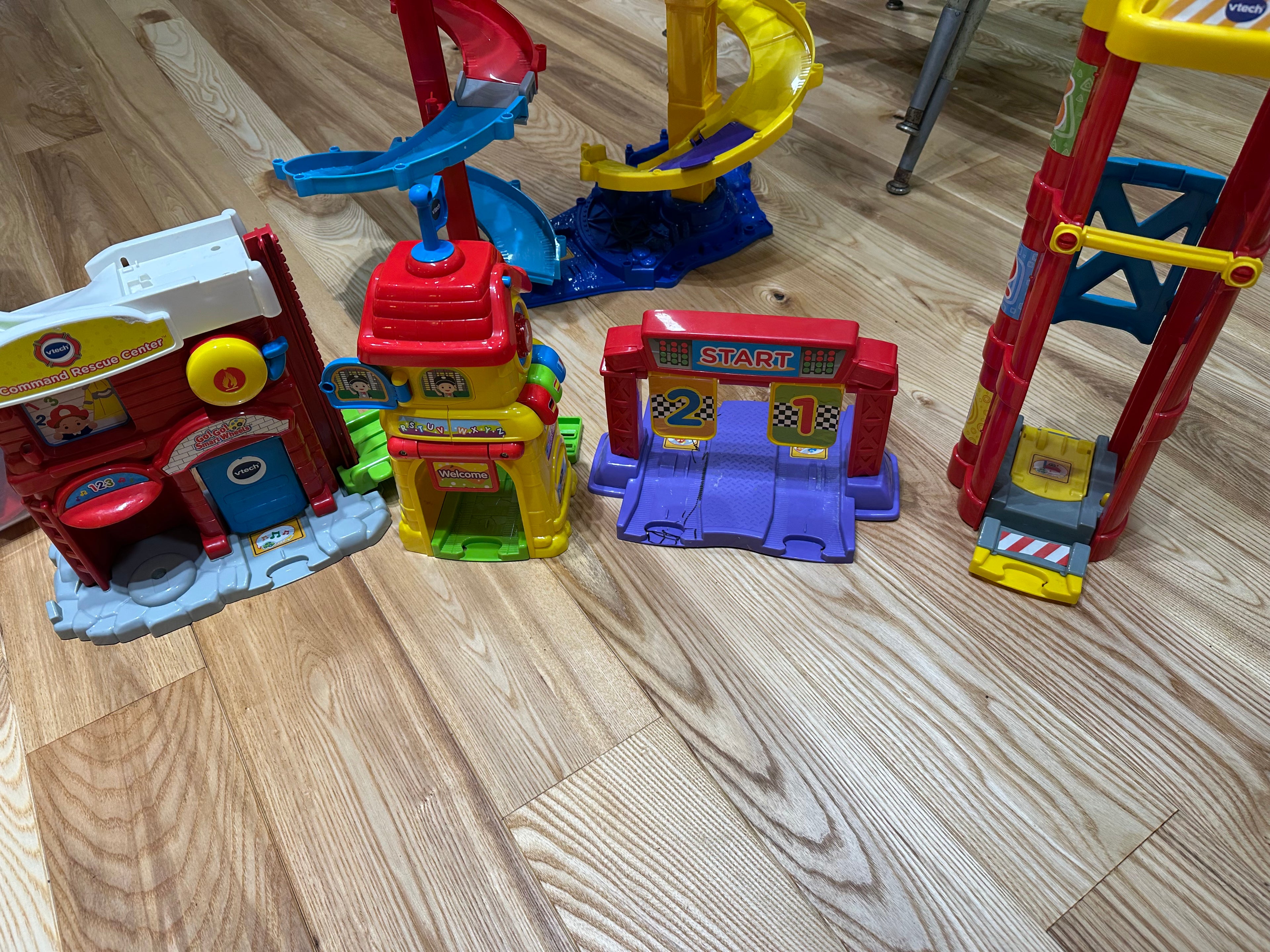 HUGE lot of VTech smart wheels track, cars, and towers