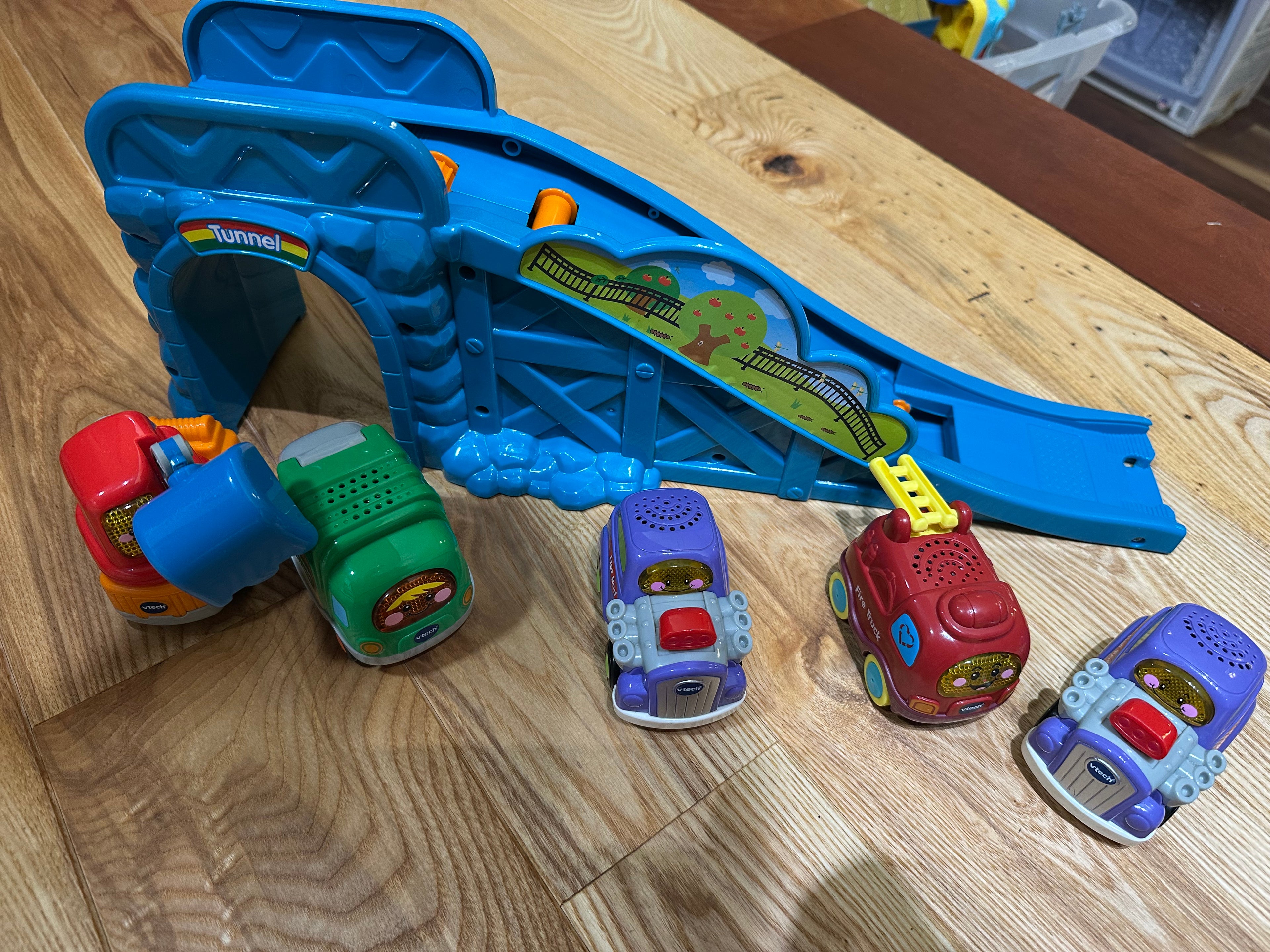 HUGE lot of VTech smart wheels track, cars, and towers