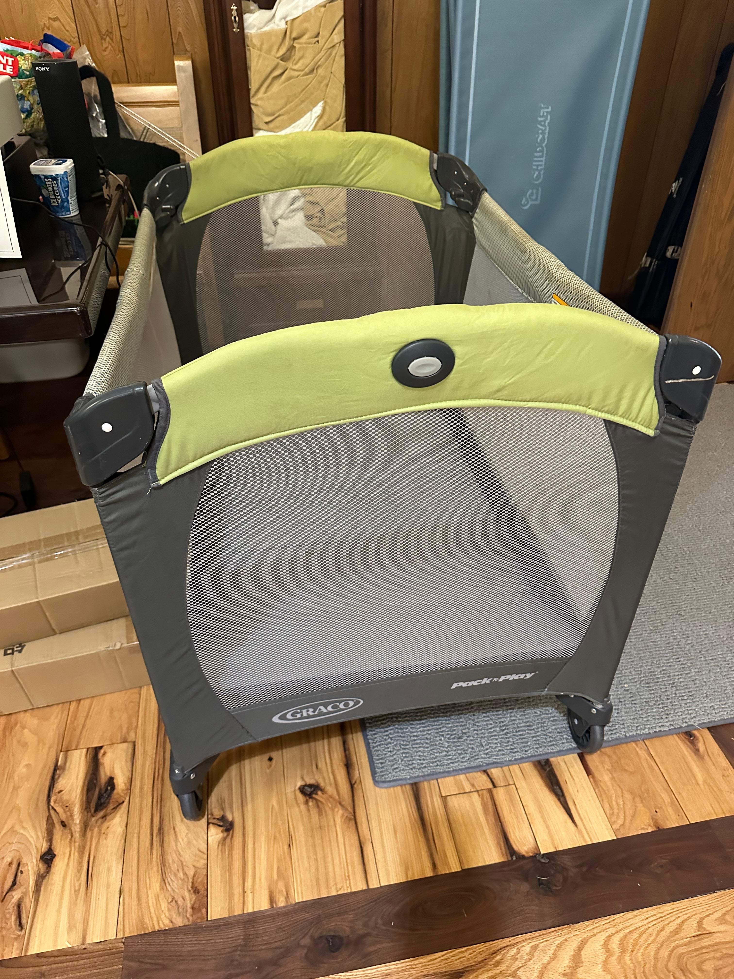 Graco pack-n-play - no case