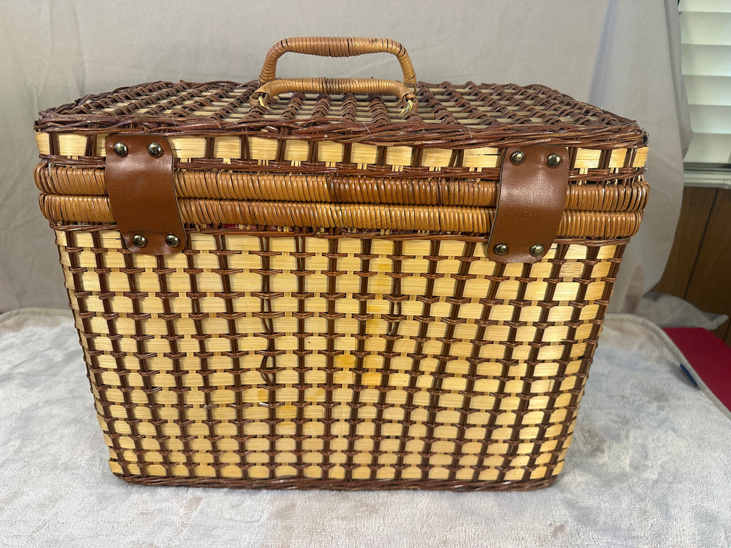 Adorable wicker picnic basket