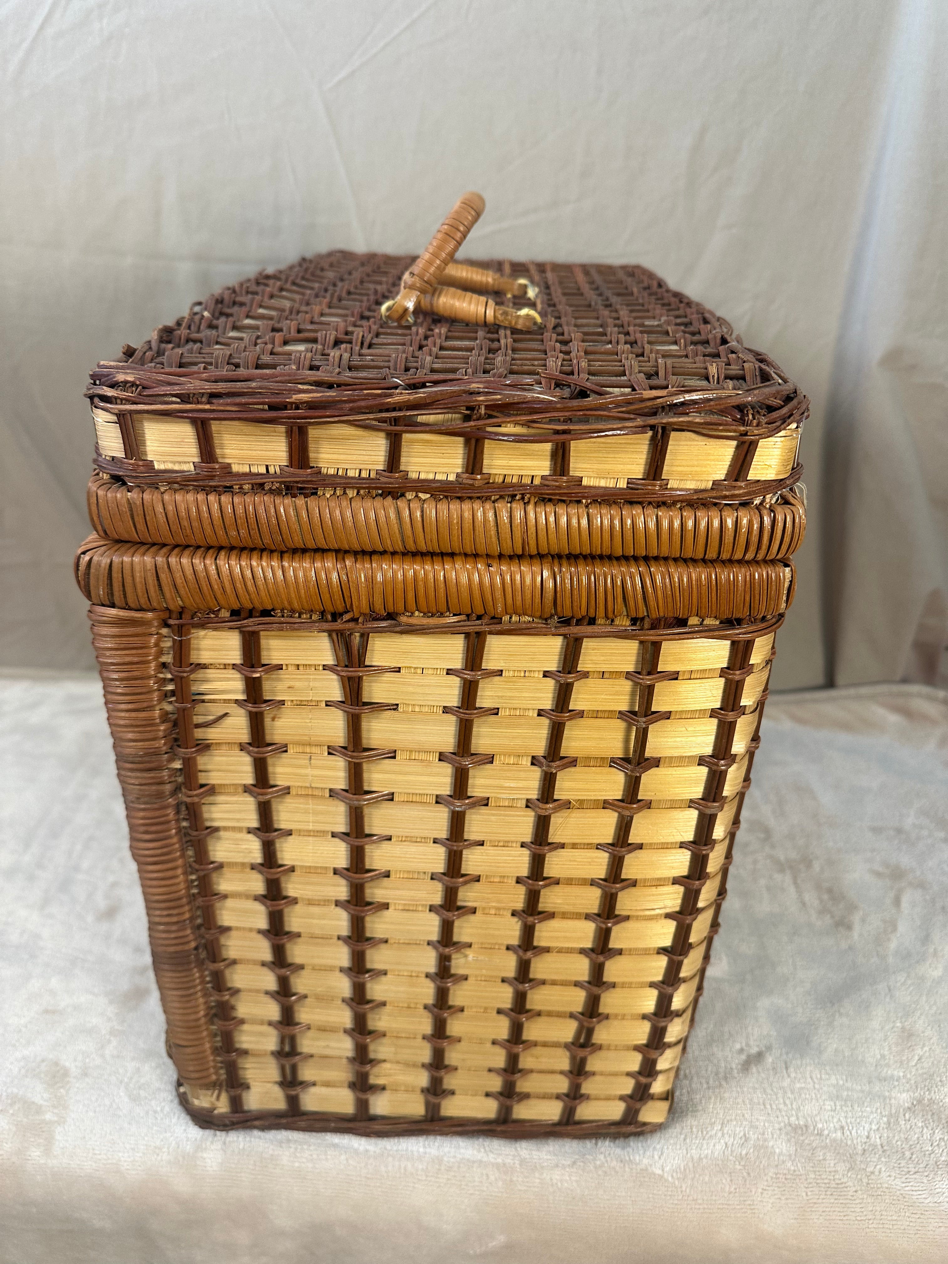 Adorable wicker picnic basket