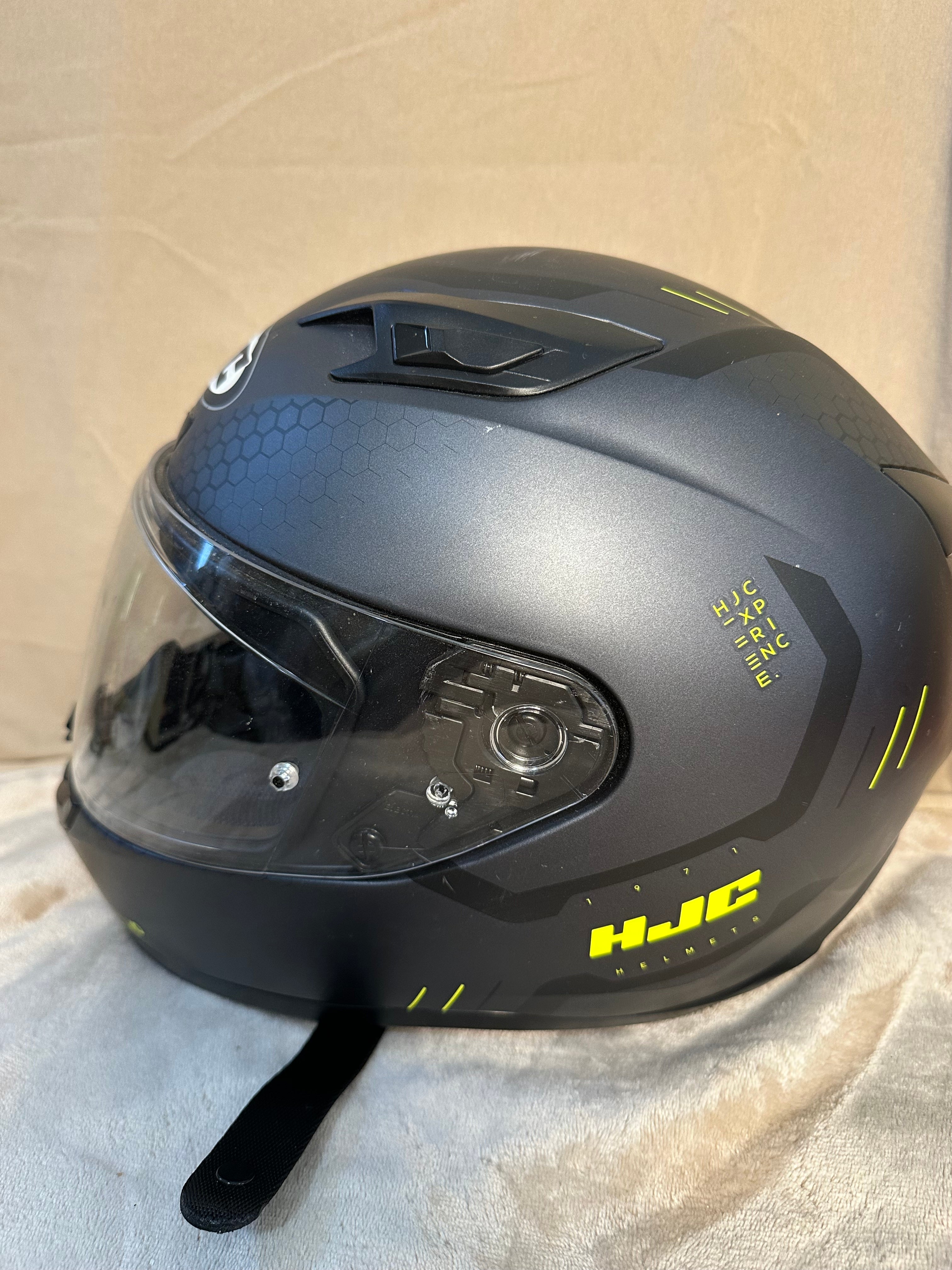 HJc i10 Motorcycle Helmet - Black