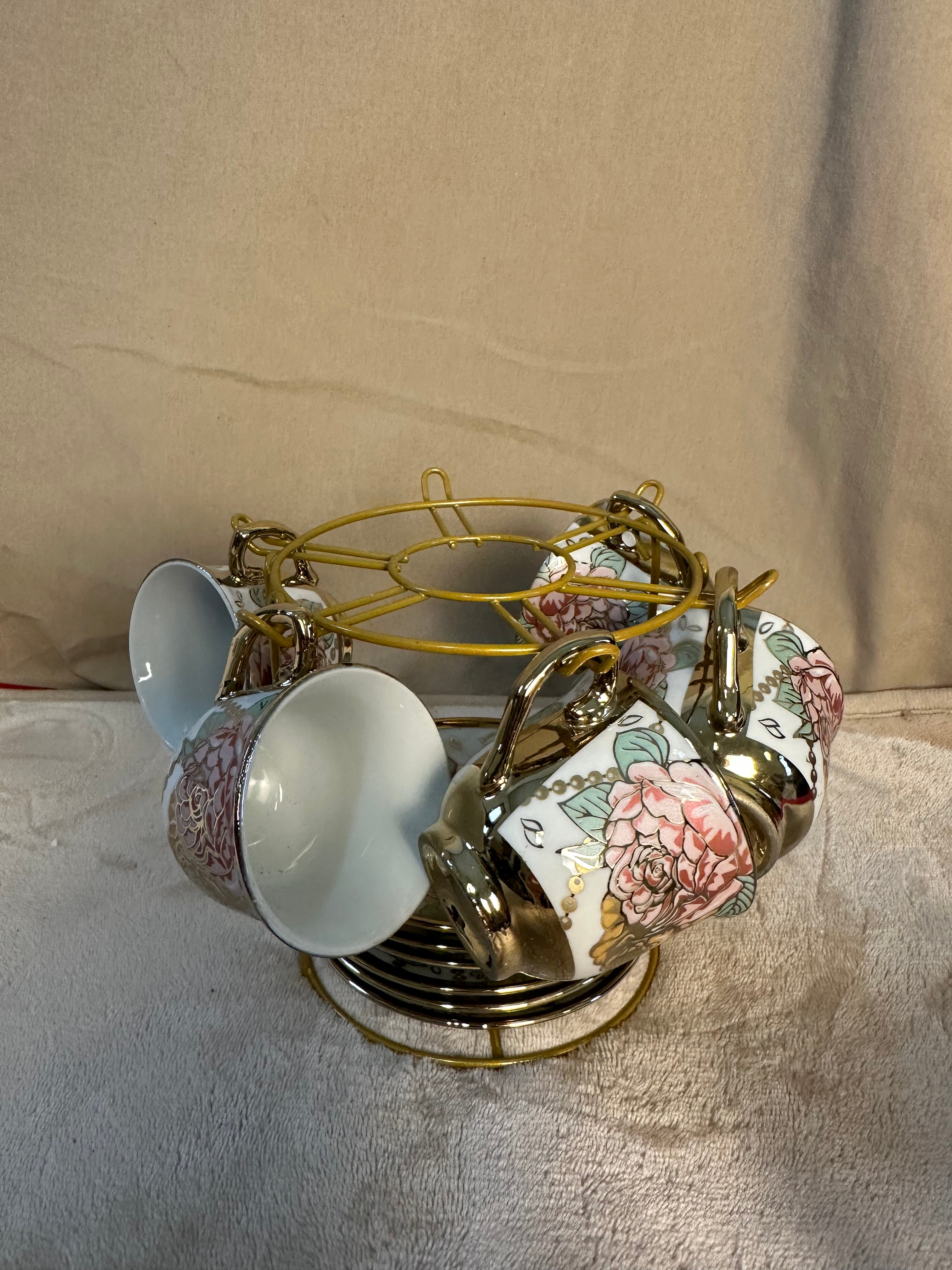 Floral and gold trimmed teapot set