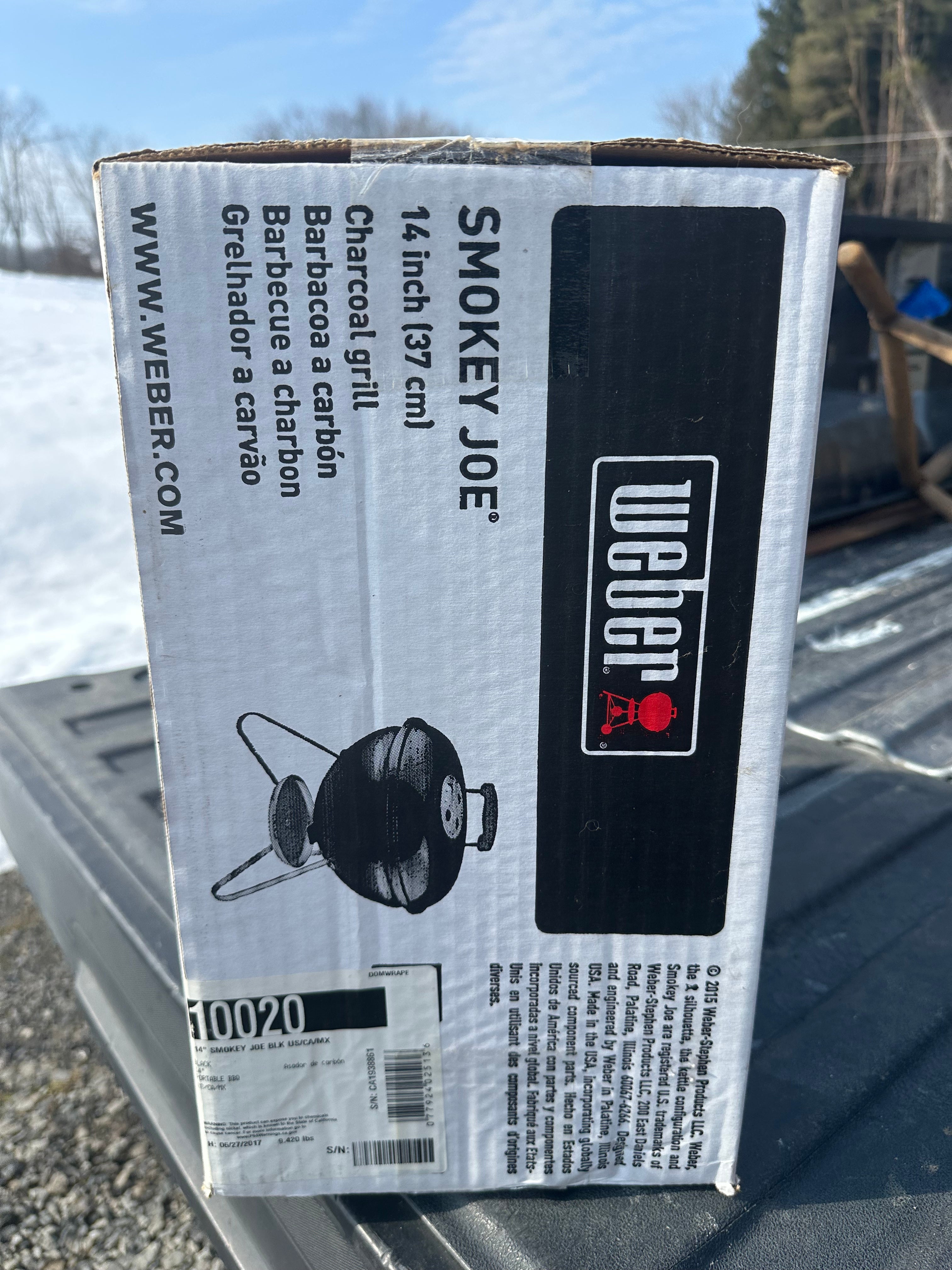 Weber 14" charcoal grill Smokey Joe