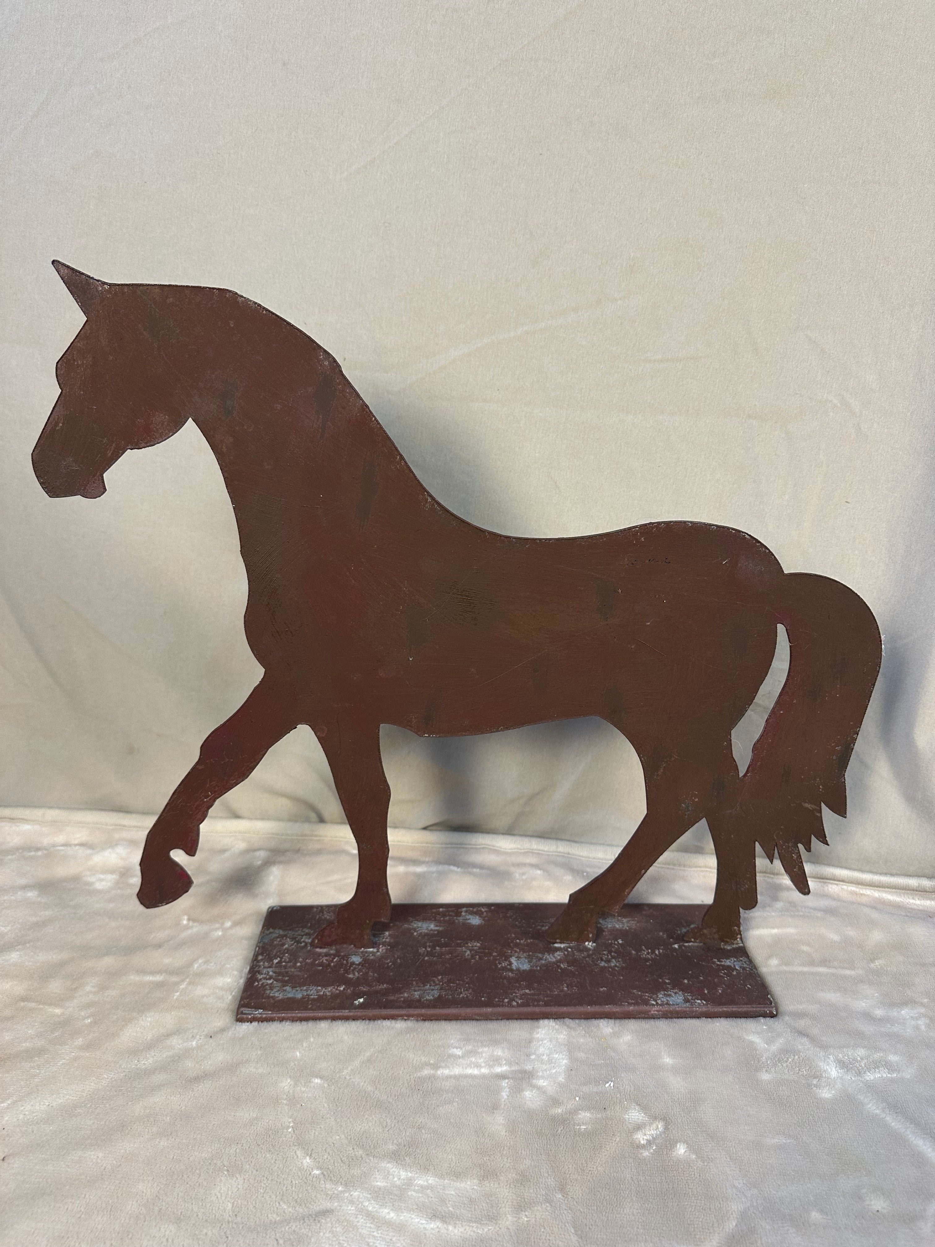 Metal freestanding horse decor