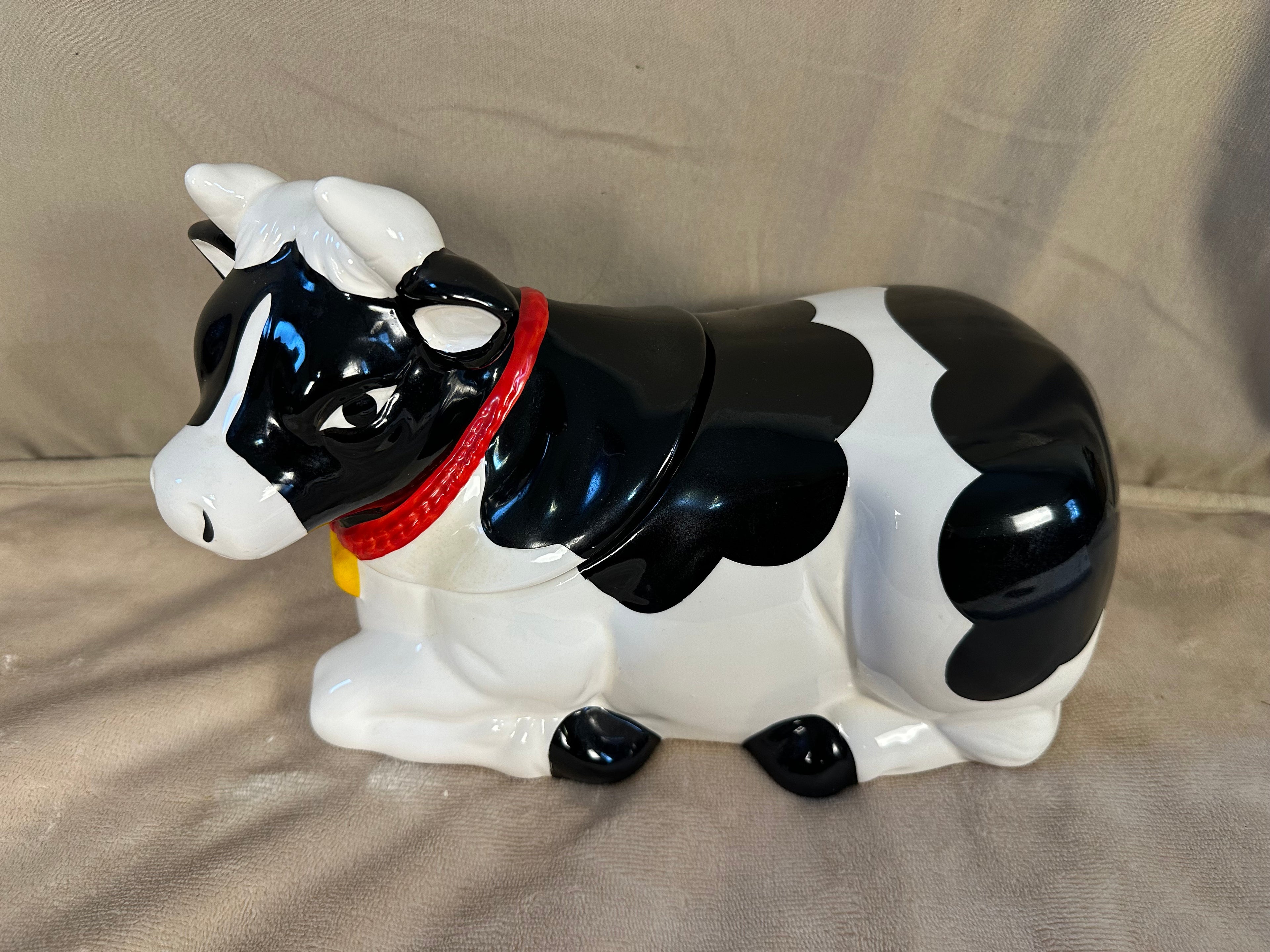 AMC NY NY ceramic cow cookie jar vintage