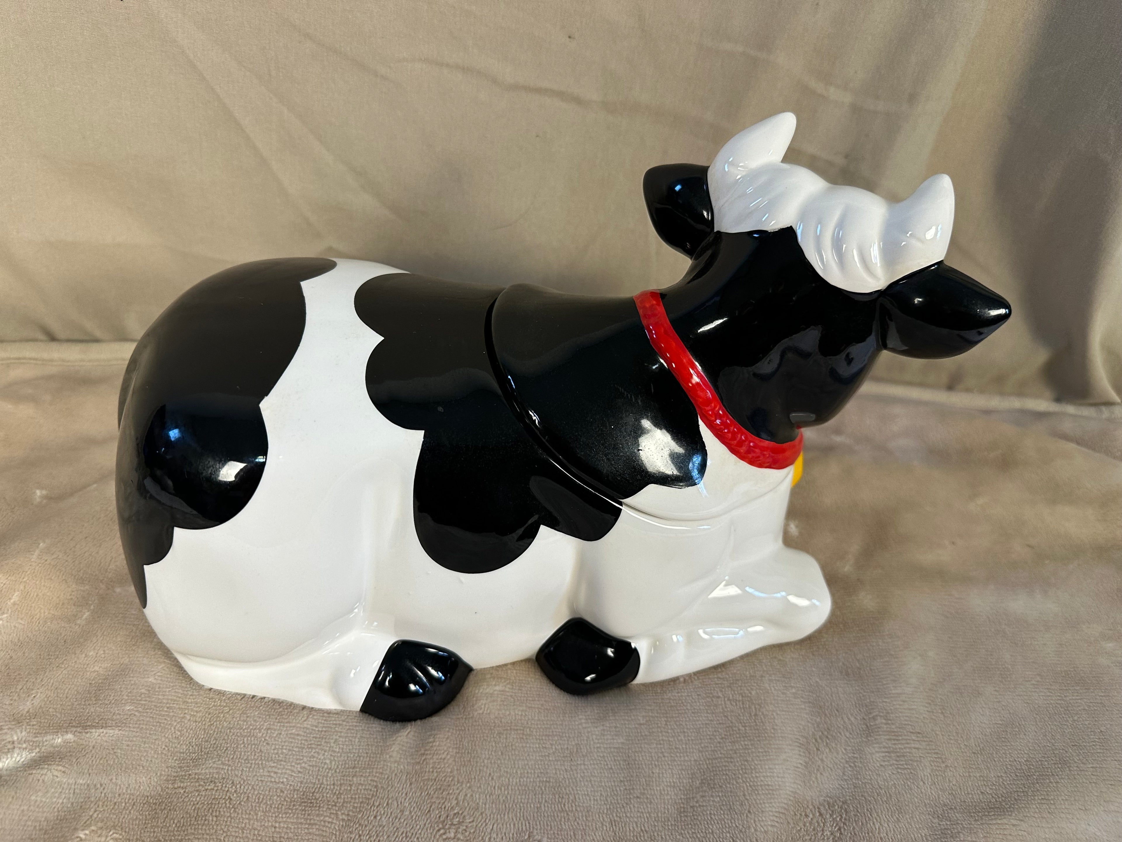 AMC NY NY ceramic cow cookie jar vintage