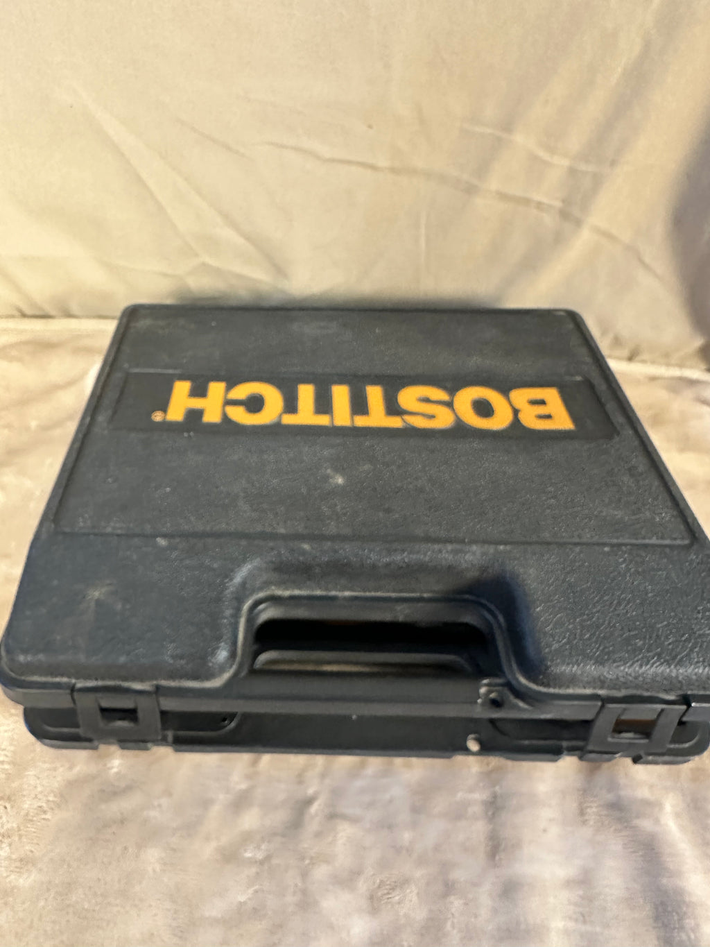 Bostich 18 gauge 2-in-1 pneumatic brad nailer & Stapler