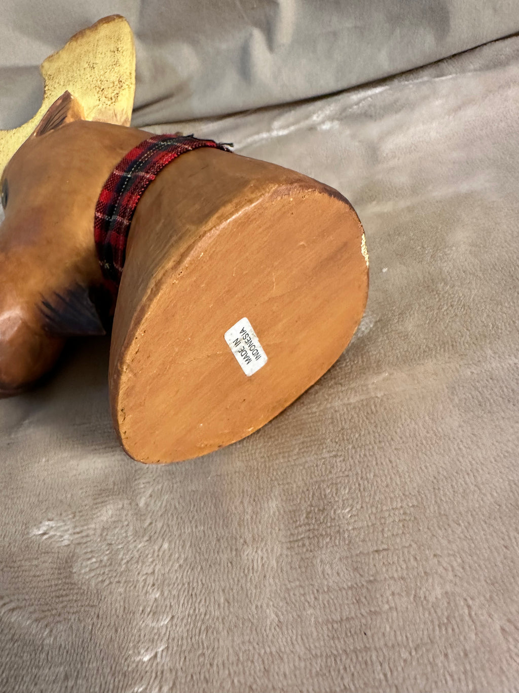 Wooden moose head made in Indonesia lightweight