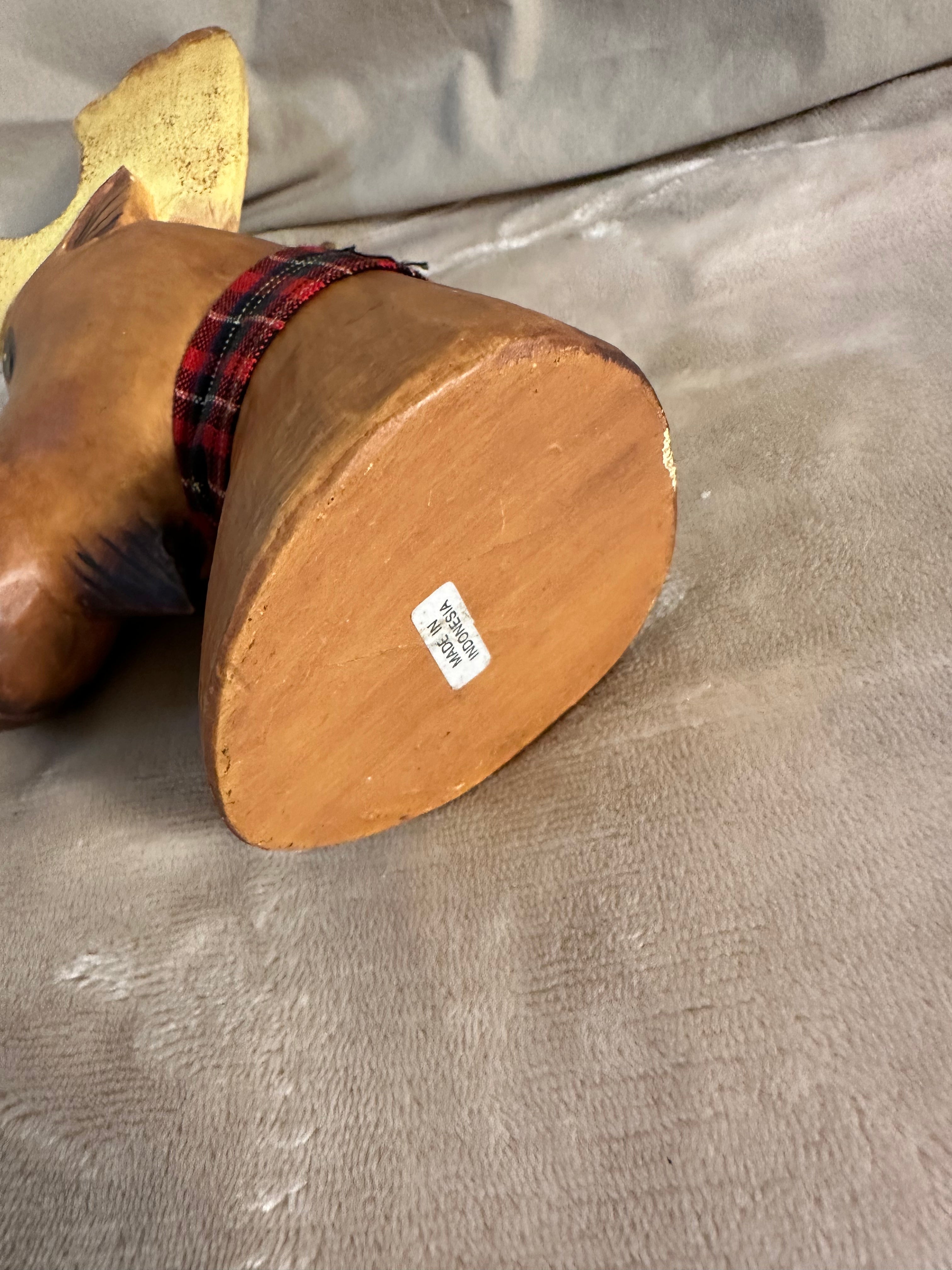 Wooden moose head made in Indonesia lightweight